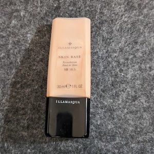 Illamasqua Skin Base Foundation in 10.5